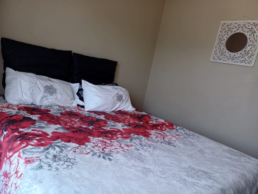 2 Bedroom Property for Sale in Gateway Manor North West
